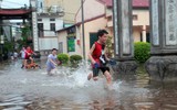 Hà Nội: Sân chơi biến thành 